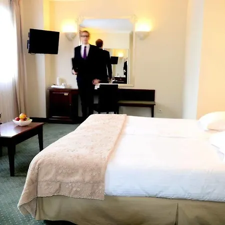 Chateau De Limelette Hotel 4*