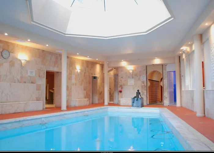 Hotel Chateau De Limelette 4*