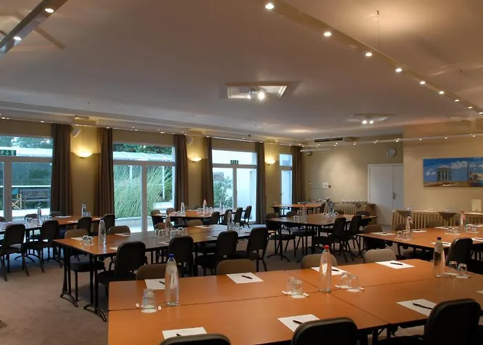 Chateau De Limelette Hotel 4*