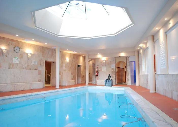 Chateau De Limelette Hotel 4*