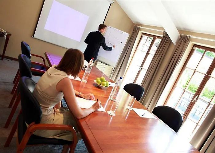 Hotel Chateau De Limelette 4*